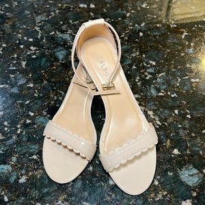 Talbots cream scallop kitten heel sandals size 7.5